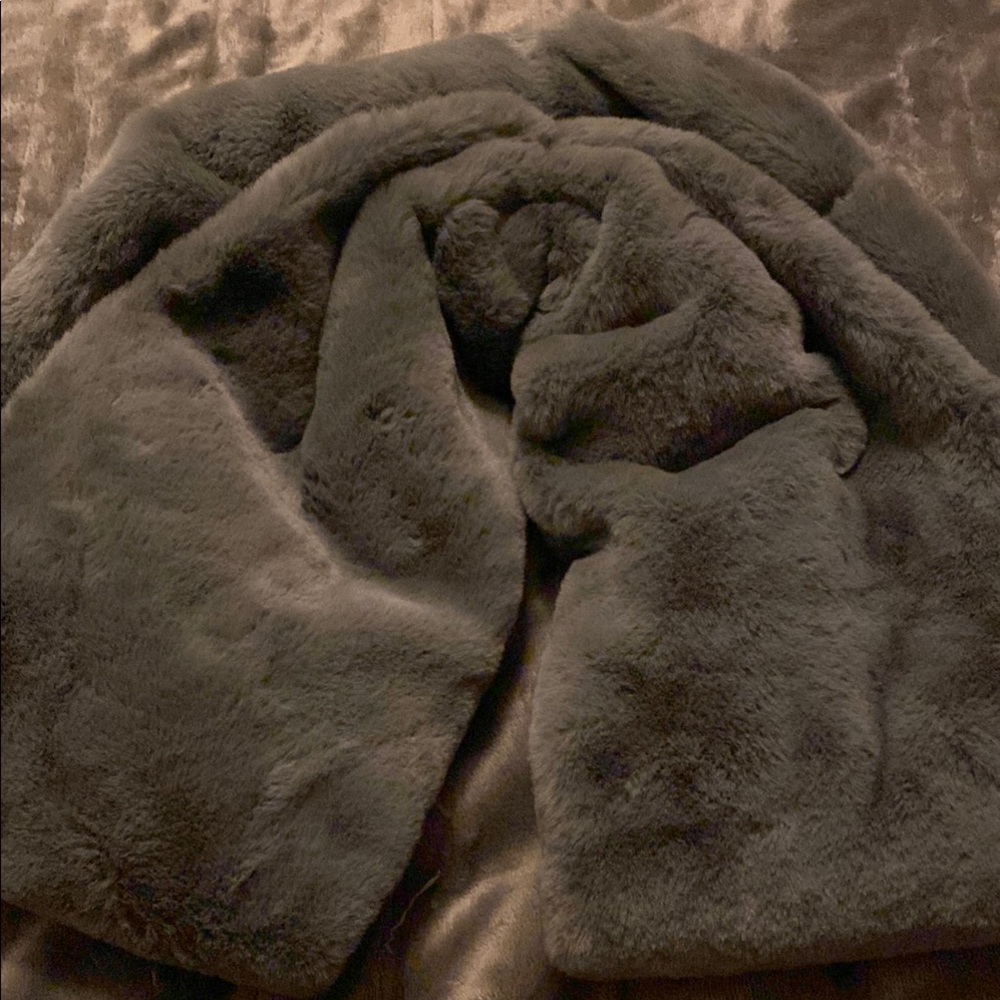 Luxurious Dark Gray Faux Fur scarf